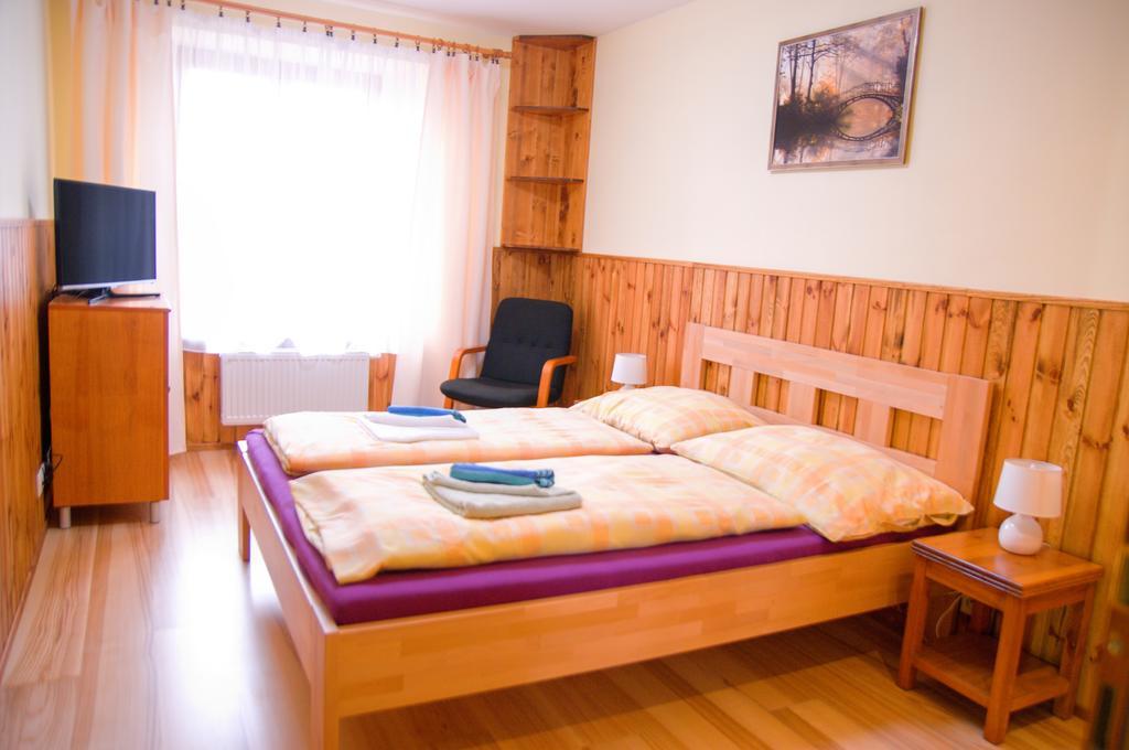 Vila Pod Branou Попрад Екстериор снимка