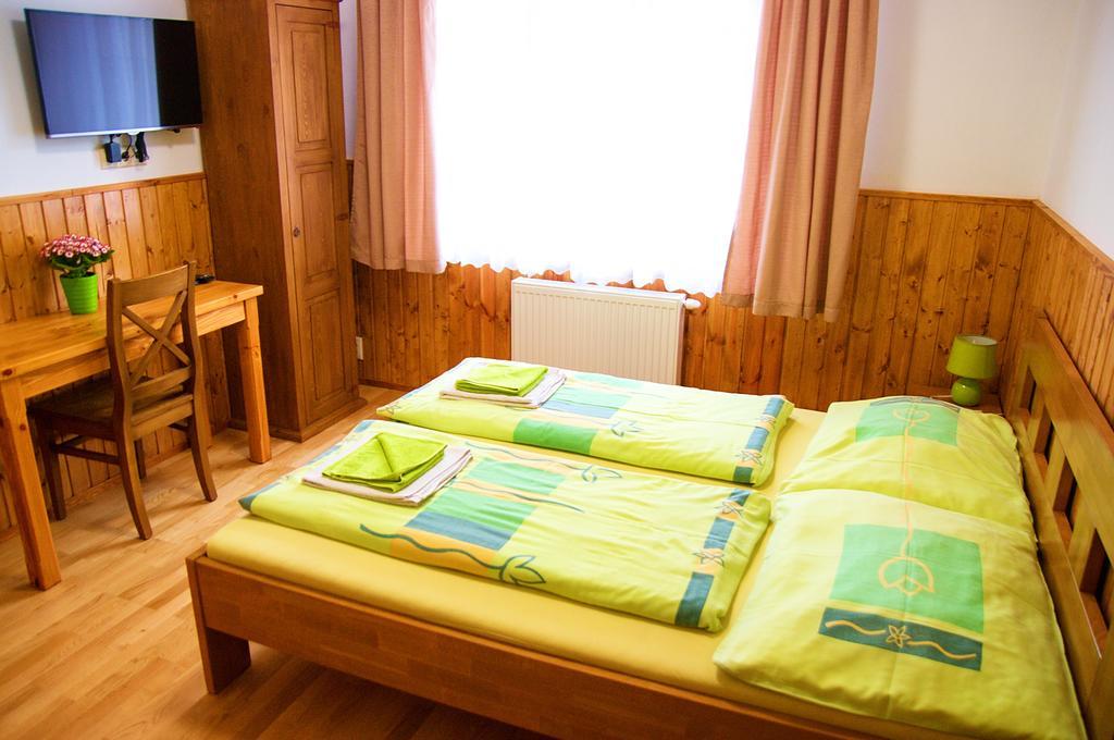 Vila Pod Branou Попрад Екстериор снимка